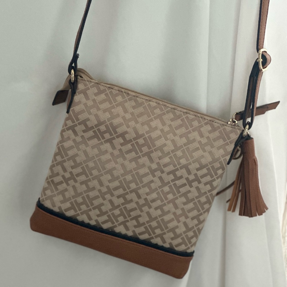 Tommy Hilfiger crossbody